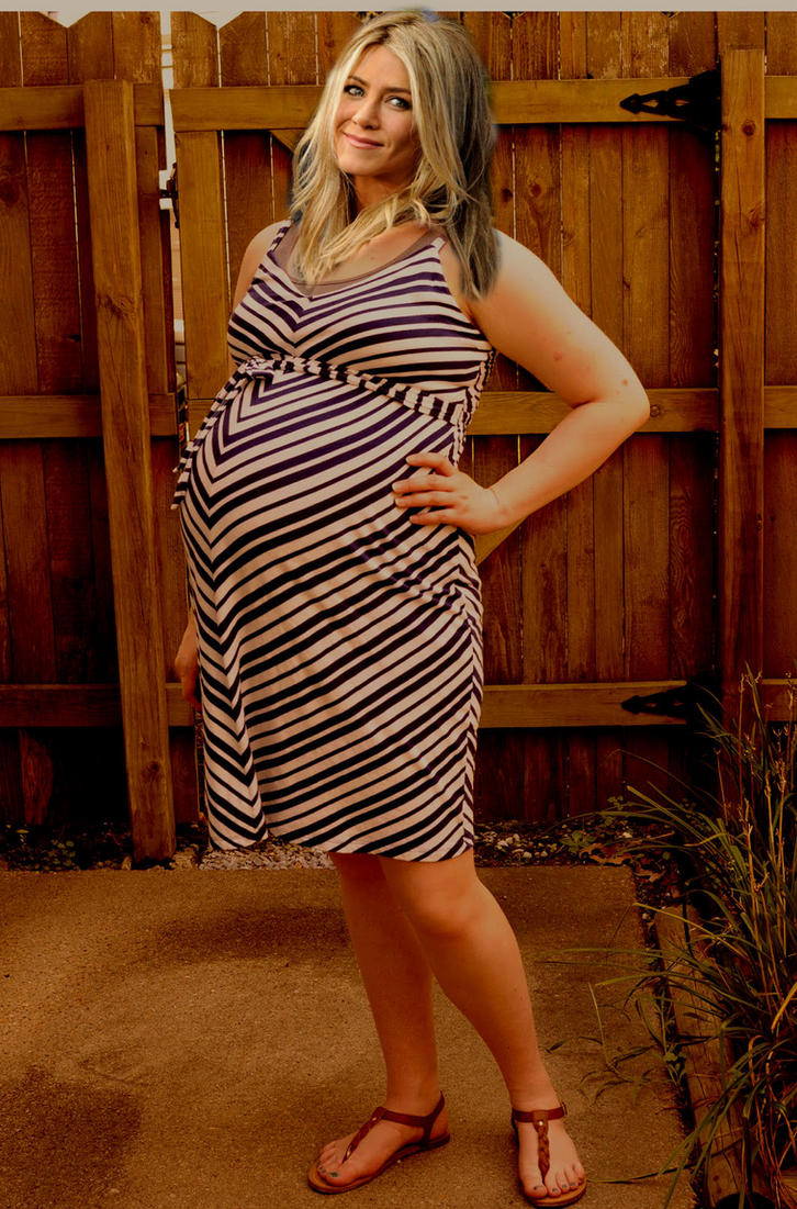 Jennifer Anistan Pregnant 17