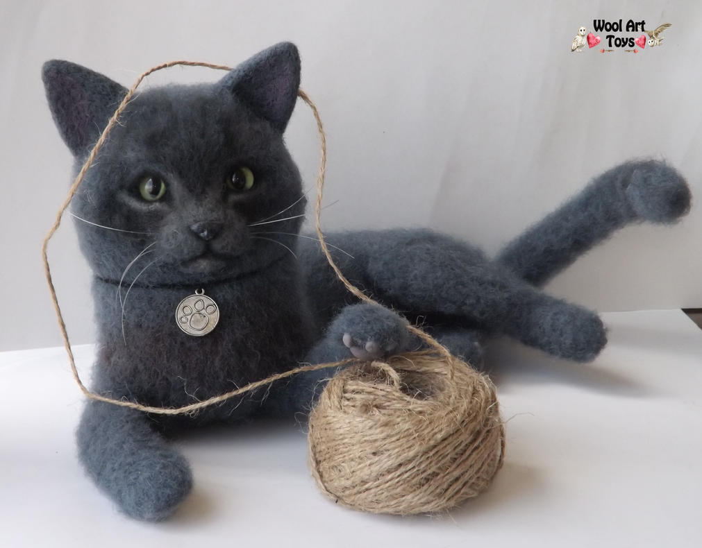 needle_felted_gray_cat_by_woolarttoys-d8
